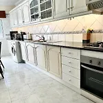 Rei Apartment *